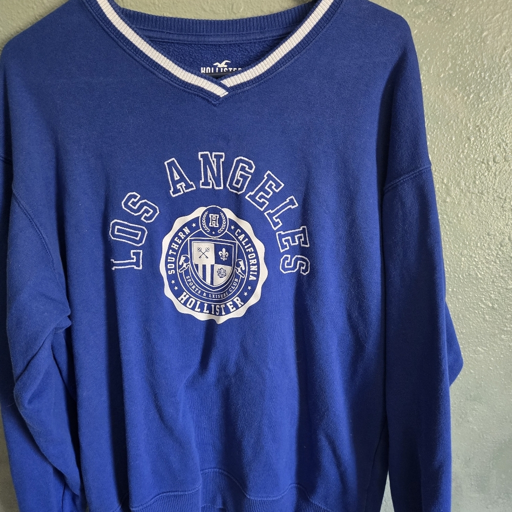 Hollister - Sweatshirt - V-Neck Pullover Graphic Print - Women's  Size S Small